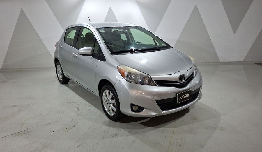 Toyota Yaris 1.5 PREMIUM AT 5PTAS Hatchback 2014