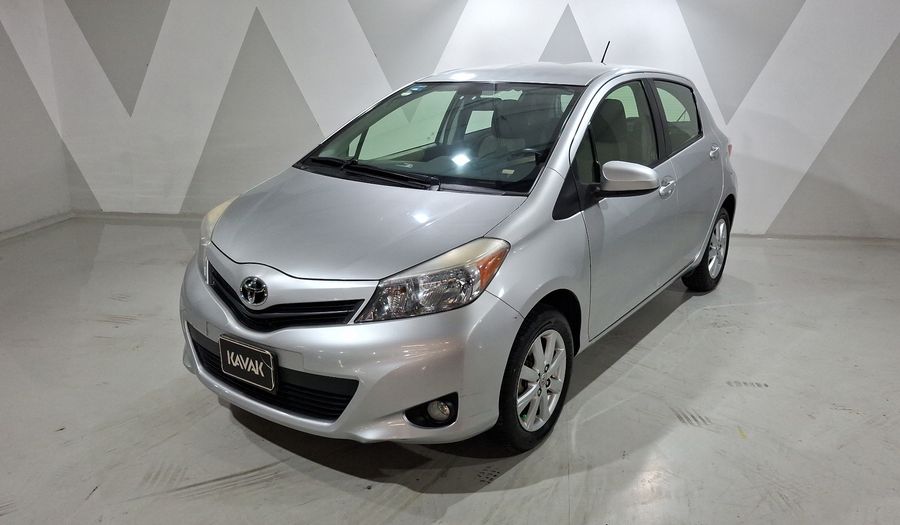 Toyota Yaris 1.5 PREMIUM AT 5PTAS Hatchback 2014