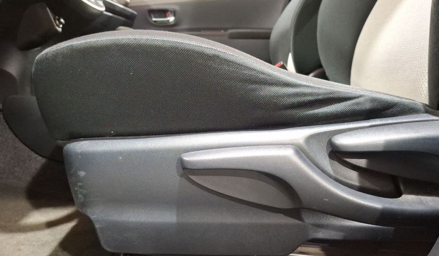 Toyota Yaris 1.5 PREMIUM AT 5PTAS Hatchback 2014