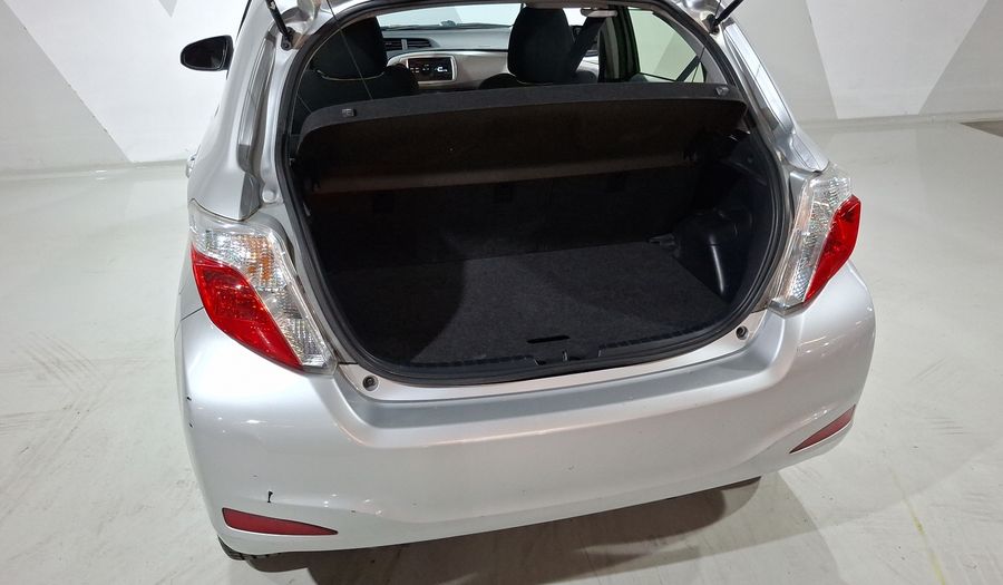 Toyota Yaris 1.5 PREMIUM AT 5PTAS Hatchback 2014