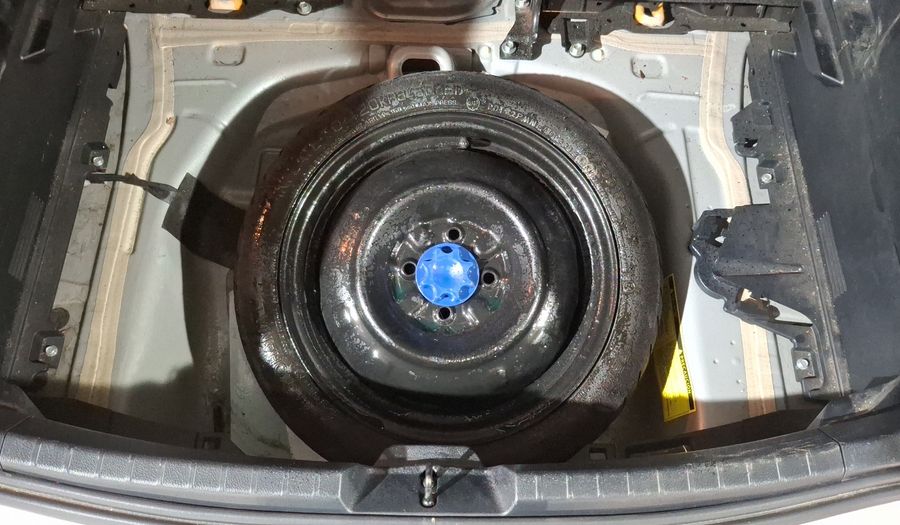 Toyota Yaris 1.5 PREMIUM AT 5PTAS Hatchback 2014