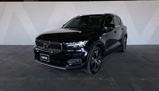 Volvo • XC40