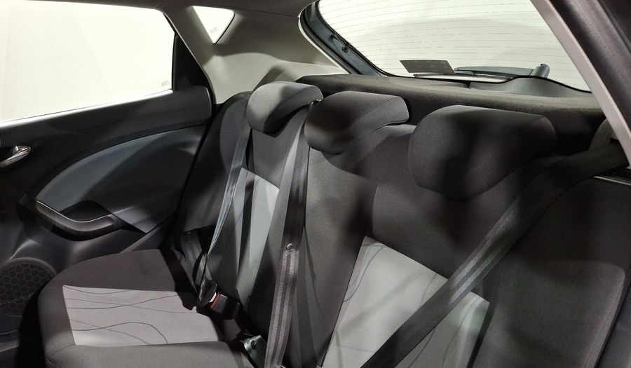 Seat Ibiza 2.0 REFERENCE 4 PTAS MT Hatchback 2013