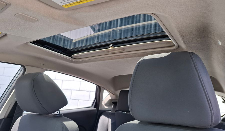 Ford Fiesta Kinetic Design 1.6 16V TITANIUM Hatchback 2013