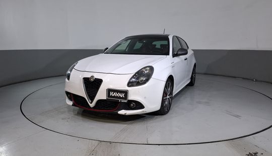Alfa Romeo • Giulietta