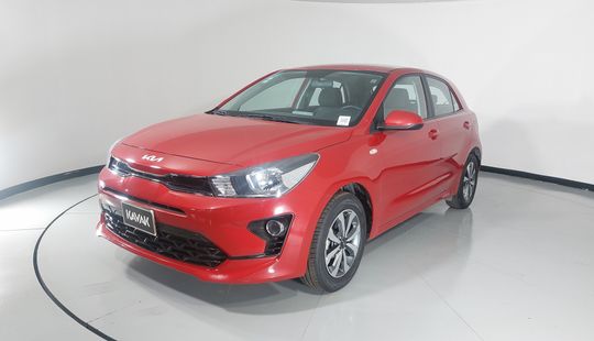 2023 • 43,190 km • Automático