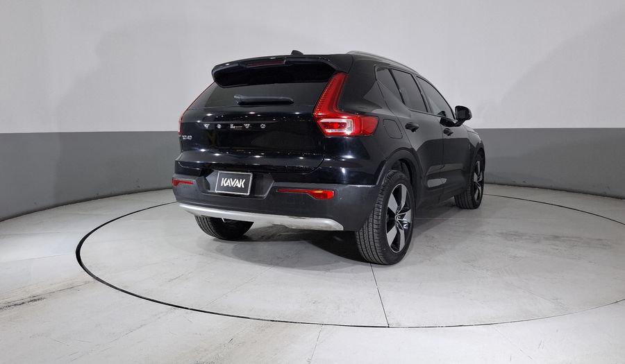 Volvo Xc40 2.0 T4 MOMENTUM AUTO Suv 2022
