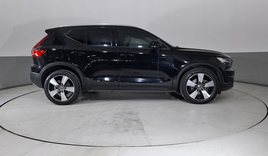 Volvo Xc40 2.0 T4 MOMENTUM AUTO Suv 2022