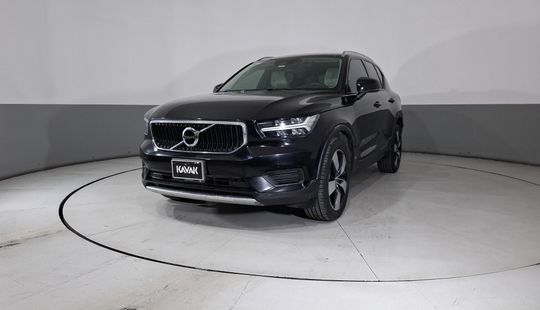 Volvo • XC40