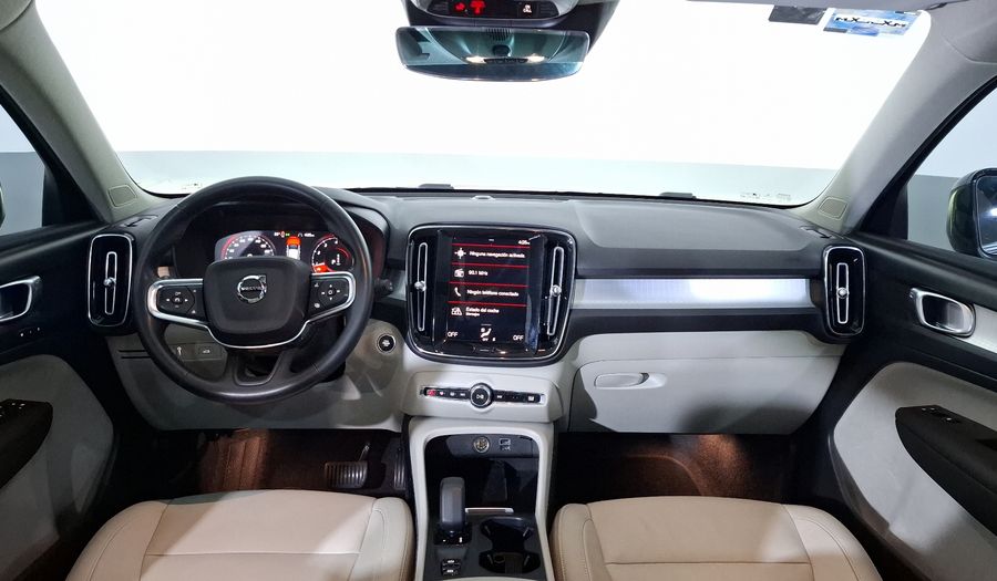 Volvo Xc40 2.0 T4 MOMENTUM AUTO Suv 2022