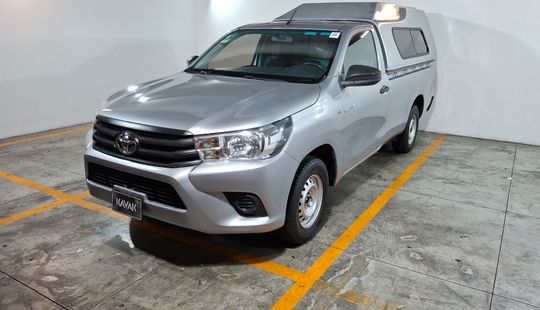 Toyota • Hilux