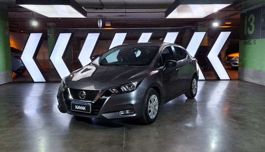 Nissan • Versa