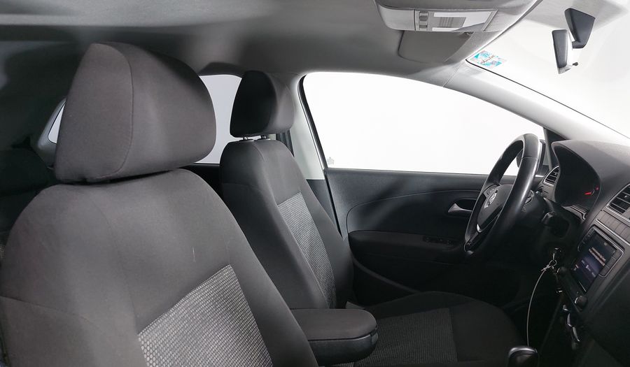 Volkswagen Polo 1.6 COMFORTLINE PLUS AUTO Hatchback 2021
