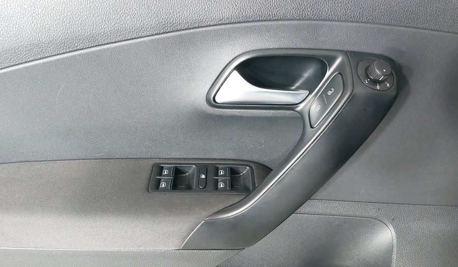 Volkswagen Polo 1.6 COMFORTLINE PLUS AUTO Hatchback 2021
