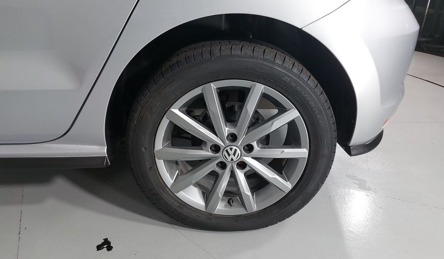 Volkswagen Polo 1.6 COMFORTLINE PLUS AUTO Hatchback 2021