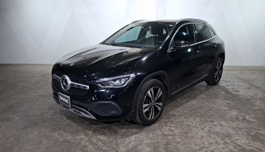 Mercedes Benz • Clase GLA