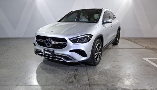 Mercedes Benz • Clase GLA
