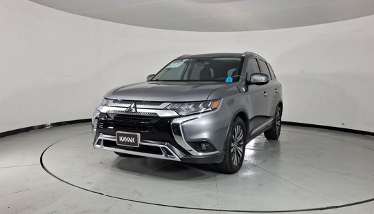 Mitsubishi • Outlander