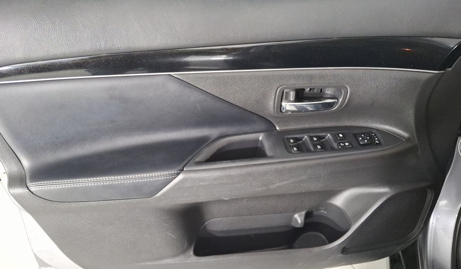 Mitsubishi Outlander 2.4 LIMITED CVT Suv 2019