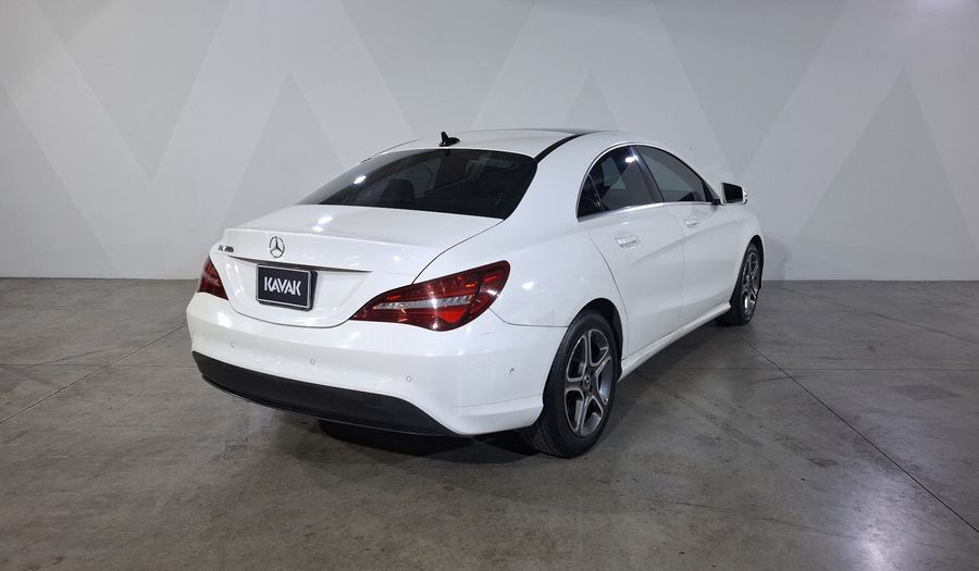 Mercedes Benz Clase Cla 1.6 CLA 200 SPORT DCT Coupe 2019