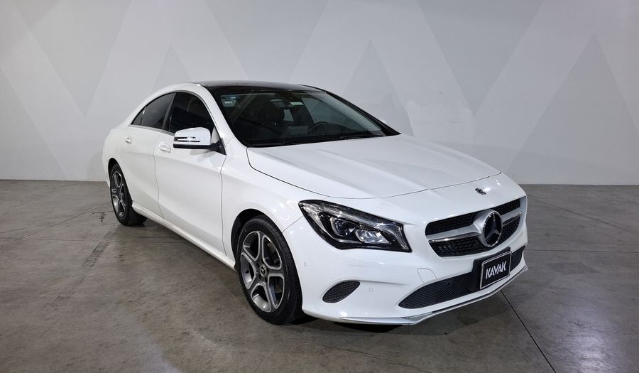 Mercedes Benz Clase Cla 1.6 CLA 200 SPORT DCT Coupe 2019