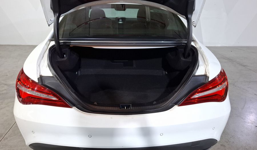 Mercedes Benz Clase Cla 1.6 CLA 200 SPORT DCT Coupe 2019