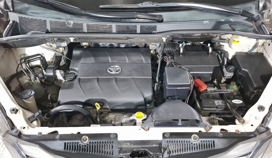 Toyota Sienna 3.5 XLE AT Minivan 2013