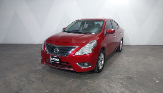 Nissan • Versa
