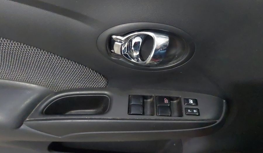 Nissan Versa 1.6 ADVANCE TM AC Sedan 2015