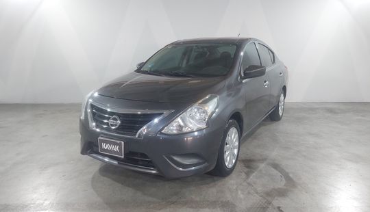 Nissan • Versa