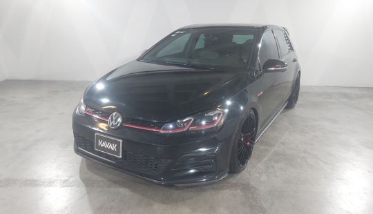 Volkswagen • Golf