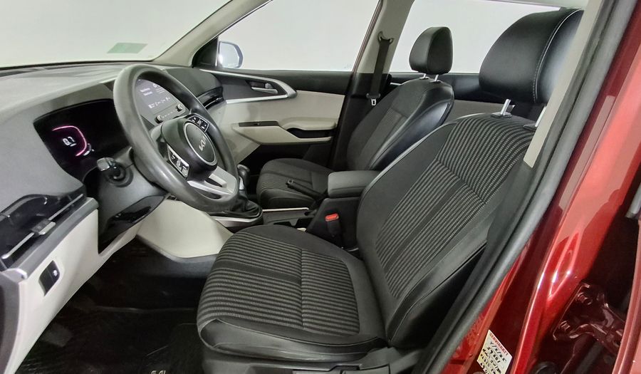 Kia Carens 1.5 LX Minivan 2022