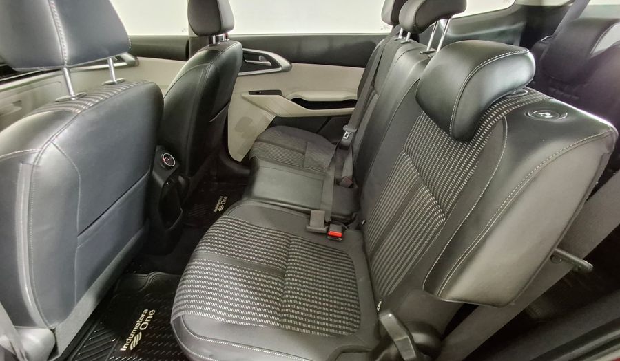 Kia Carens 1.5 LX Minivan 2022