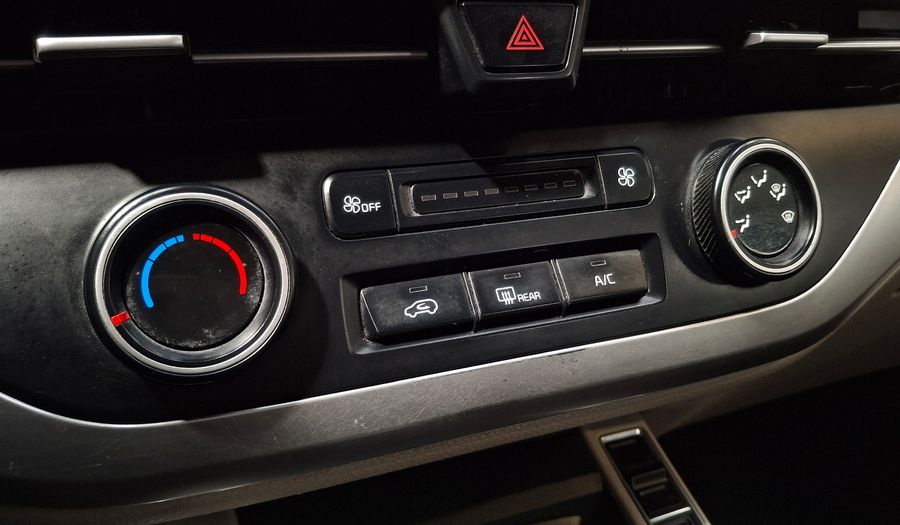 Kia Carens 1.5 LX Minivan 2022