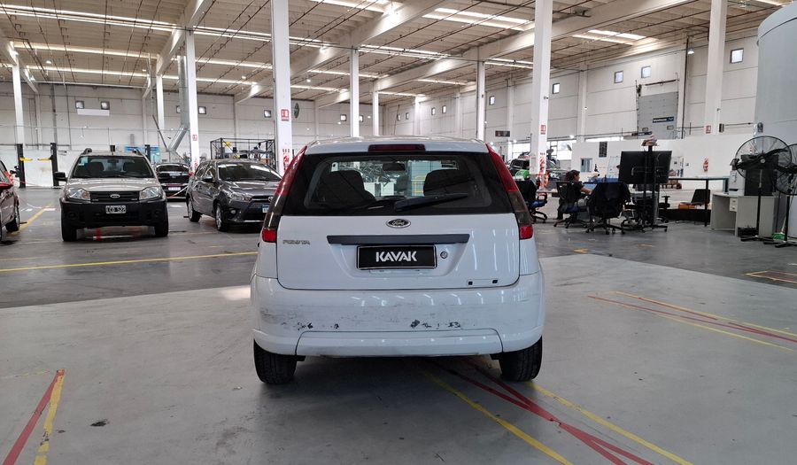 Ford Fiesta 1.6 AMBIENTE Hatchback 2011