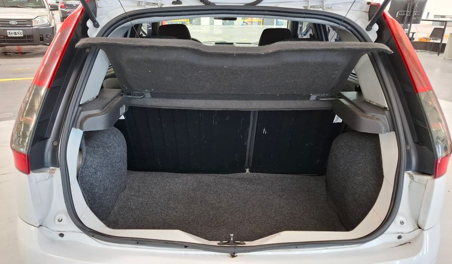Ford Fiesta 1.6 AMBIENTE Hatchback 2011
