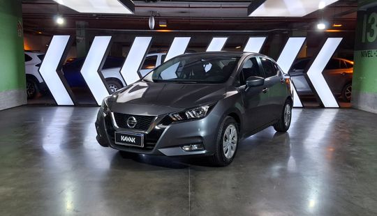 Nissan • Versa