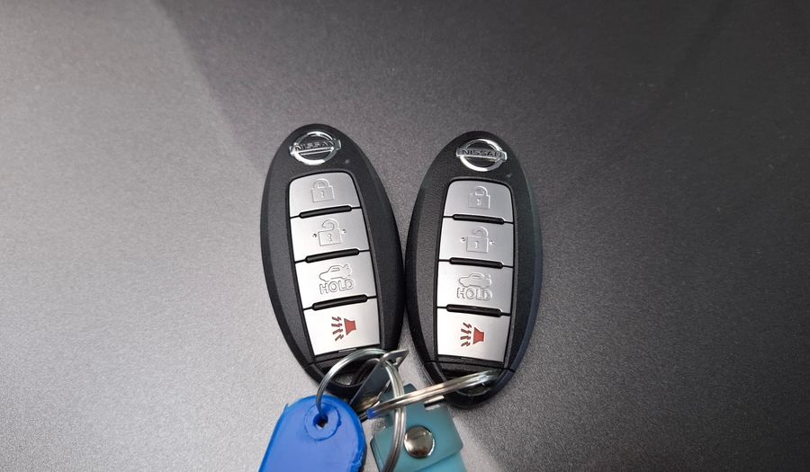Nissan Versa 1.6 SENSE Sedan 2021