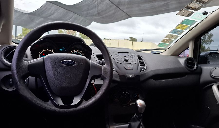 Ford Fiesta Kinetic Design 1.6 S Sedan 2014