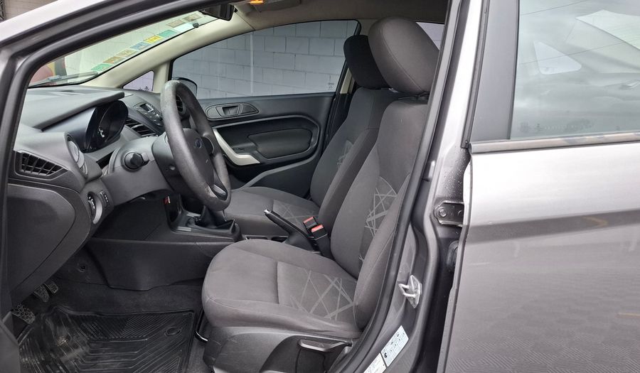 Ford Fiesta Kinetic Design 1.6 S Sedan 2014