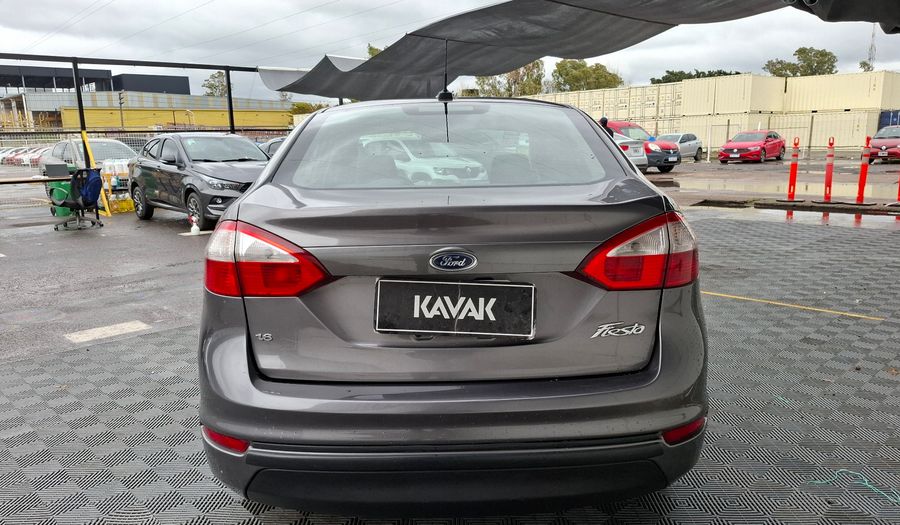 Ford Fiesta Kinetic Design 1.6 S Sedan 2014