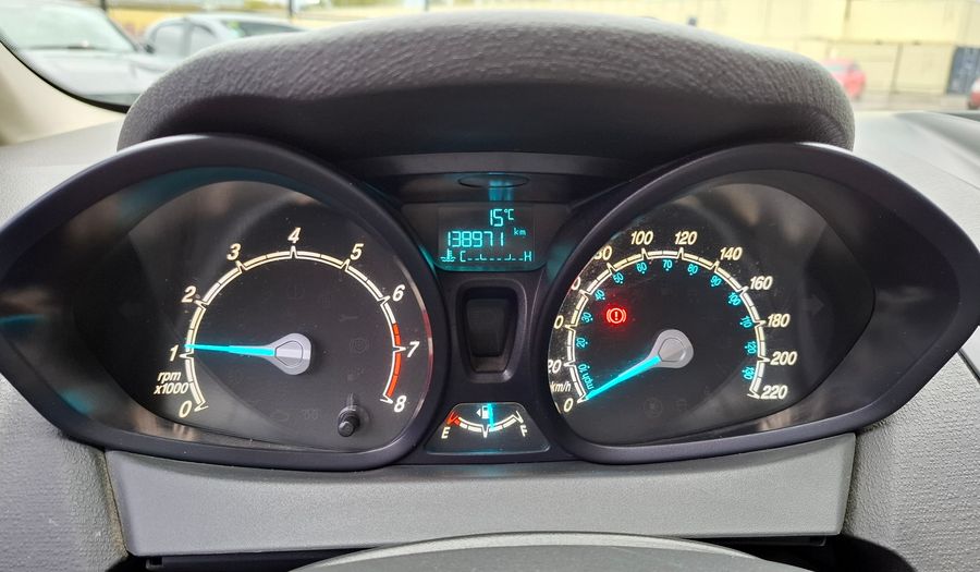 Ford Fiesta Kinetic Design 1.6 S Sedan 2014
