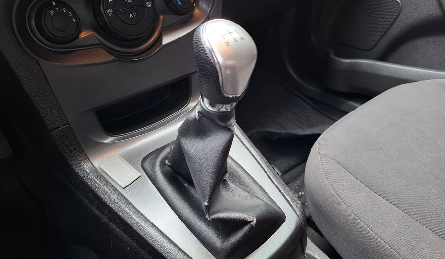Ford Fiesta Kinetic Design 1.6 S Sedan 2014