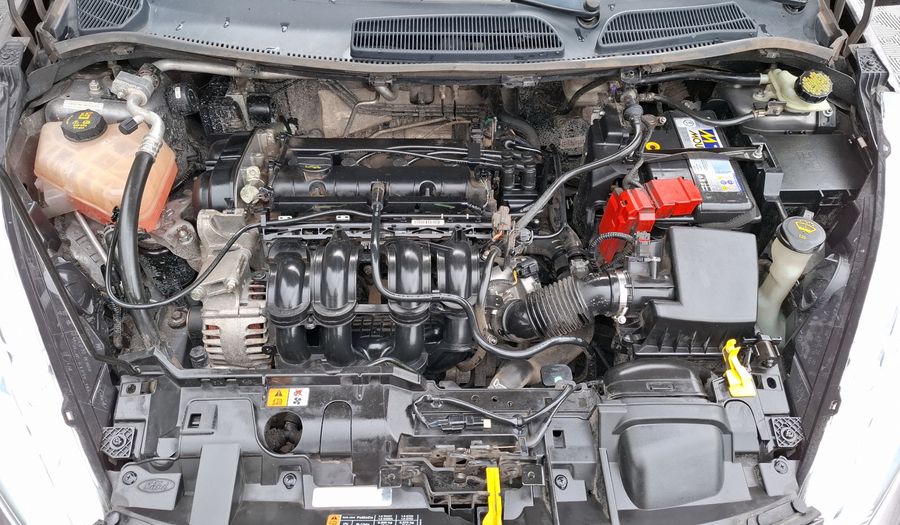 Ford Fiesta Kinetic Design 1.6 S Sedan 2014