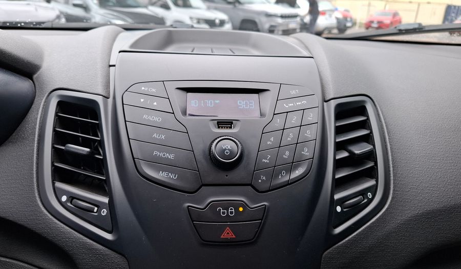 Ford Fiesta Kinetic Design 1.6 S Sedan 2014