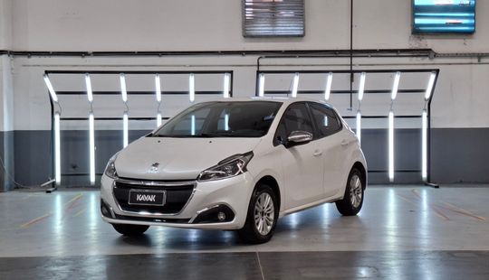 Peugeot • 208