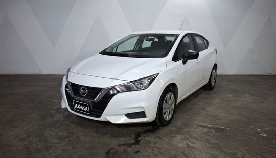 Nissan • Versa