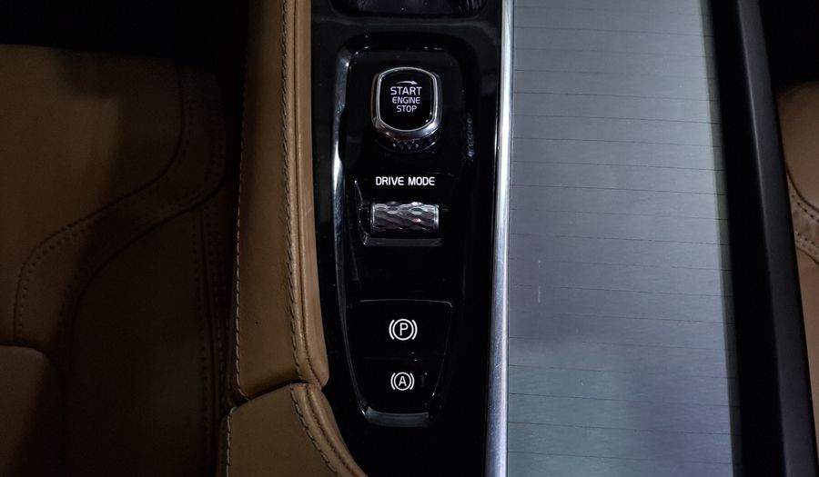 Volvo Xc90 2.0 MOMENTUM T6 AUTO AWD Suv 2019