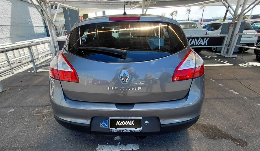 Renault Megane 2.0 MEGANE III LUXE Hatchback 2012