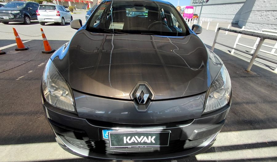 Renault Megane 2.0 MEGANE III LUXE Hatchback 2012